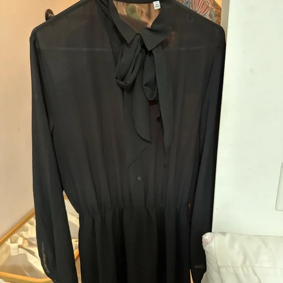 Aritzia Elegant Black Women's Dress worn once - Picture 5 of 5
